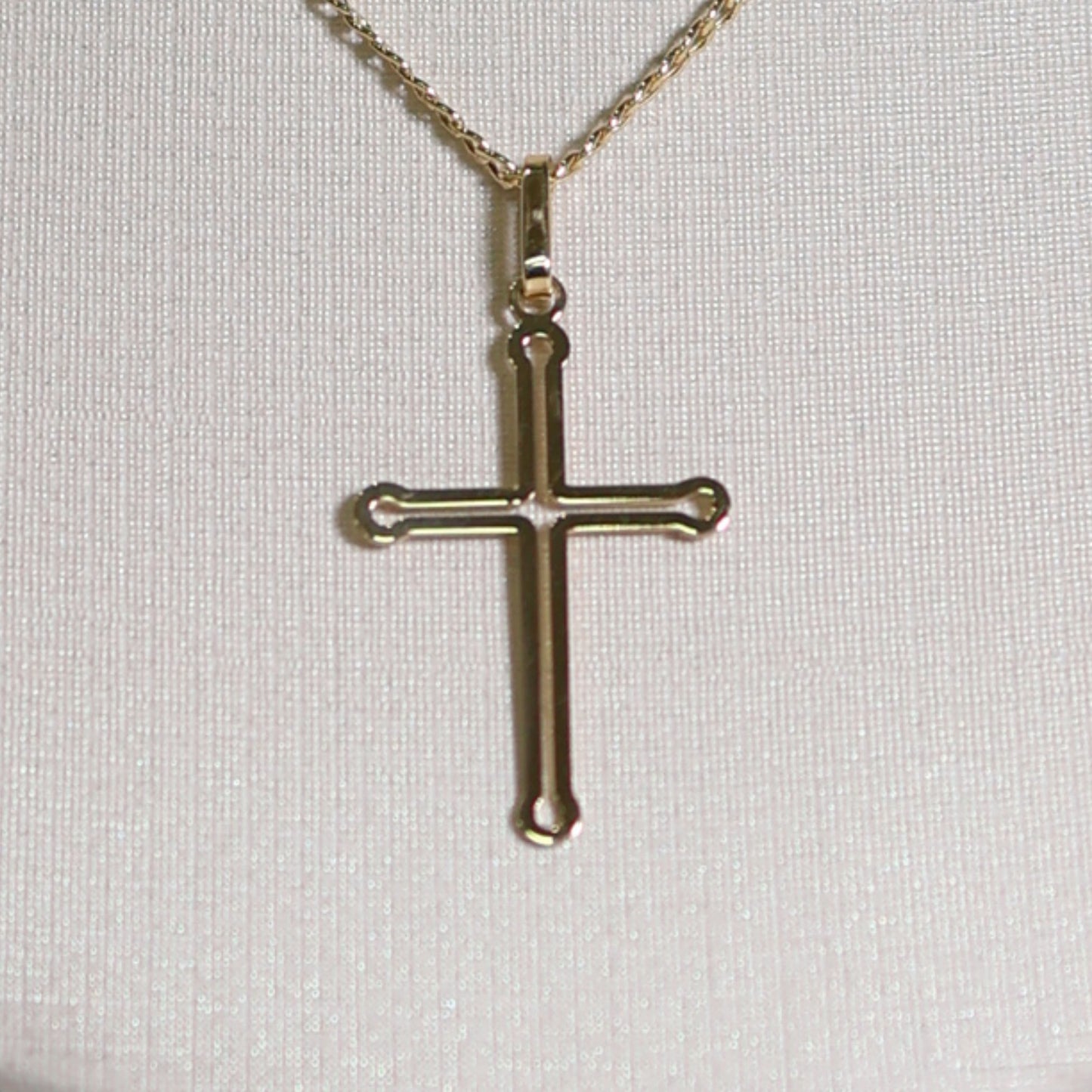 Corrente Groumet 60cm + Pingente Crucifixo - em ouro 18k