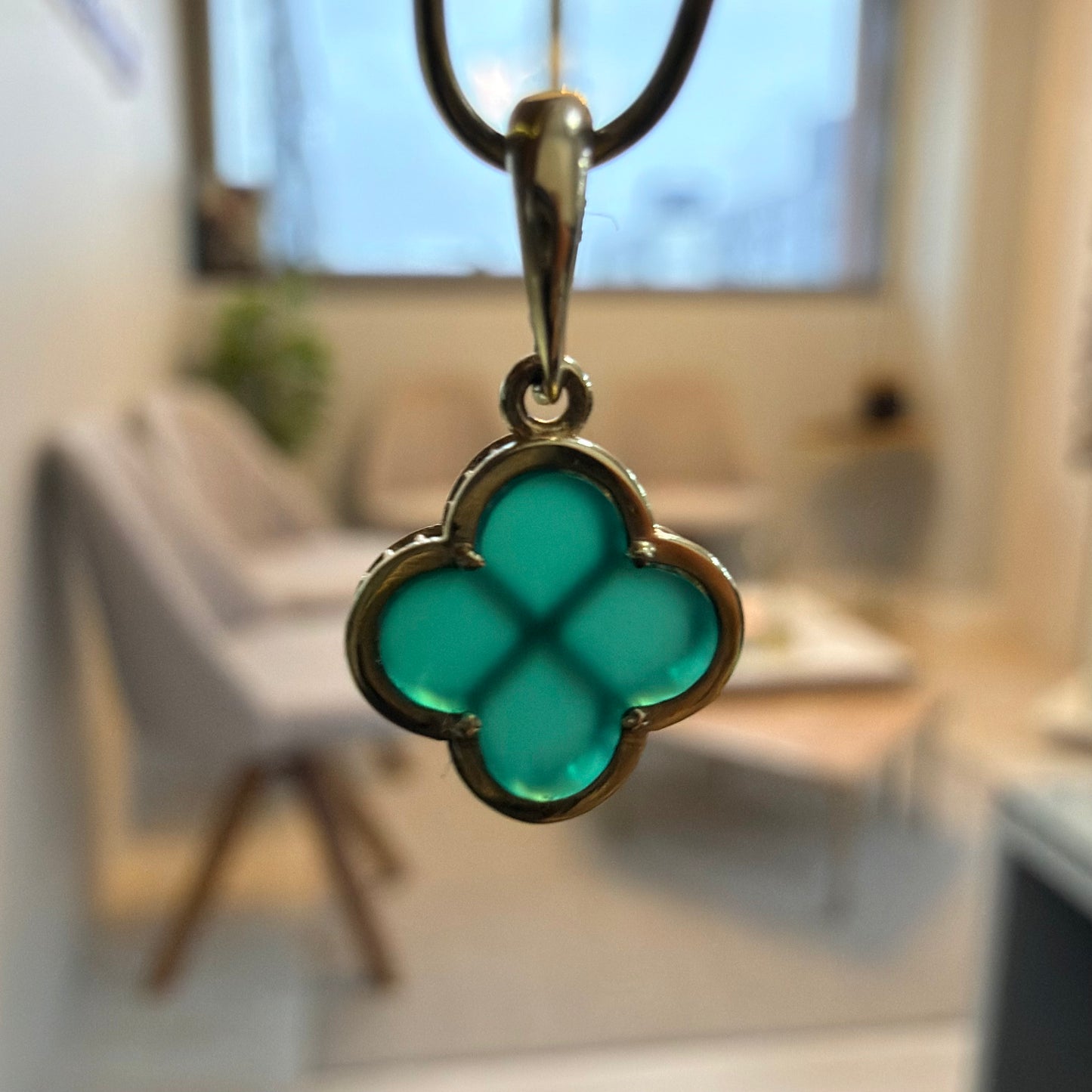 Pingente Trevo Verde em ouro 18k