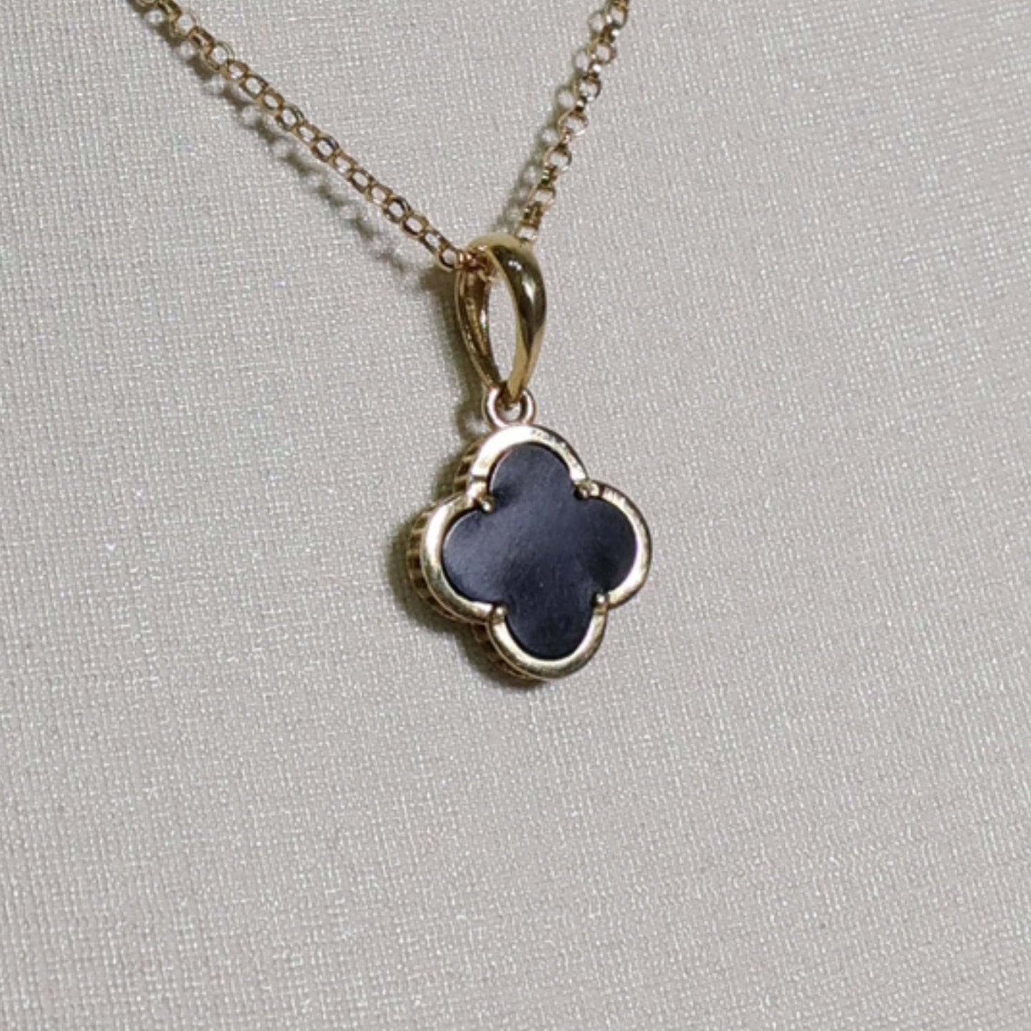 Pingente Trevo Negro em ouro 18k