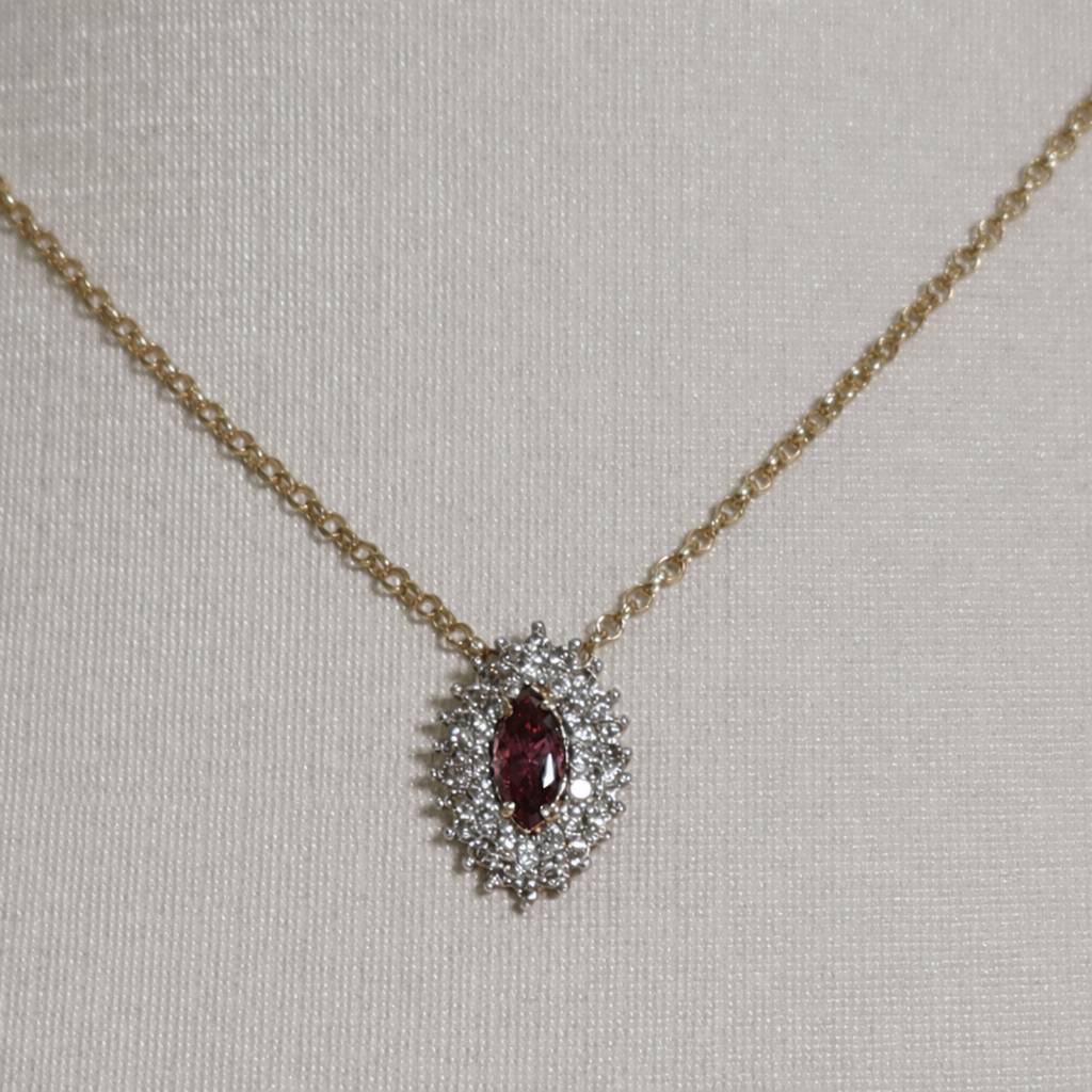 Conjunto Corrente Elo Português 45cm + Pingente Pedras Naturais Rodolita e Diamantes - em ouro 18k