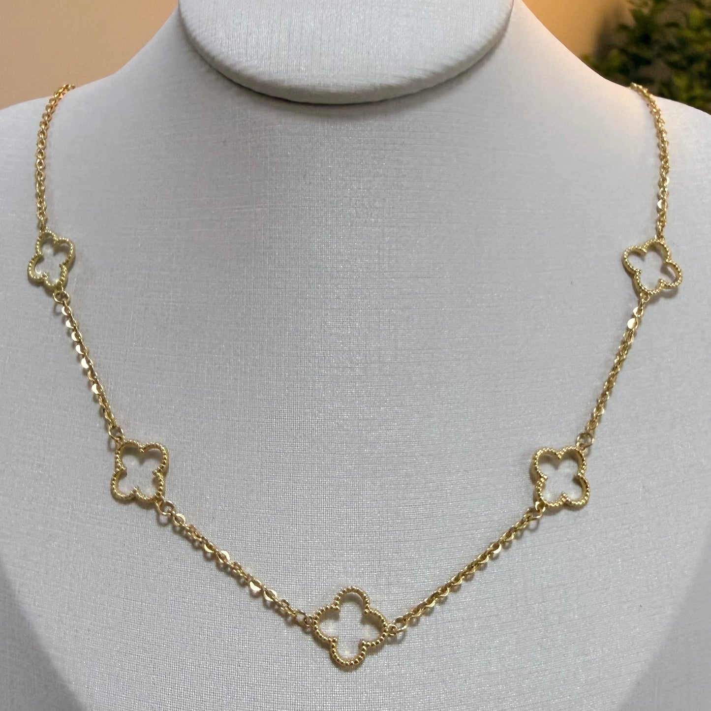 Colar 45cm Trevos Trabalhados em ouro 18k