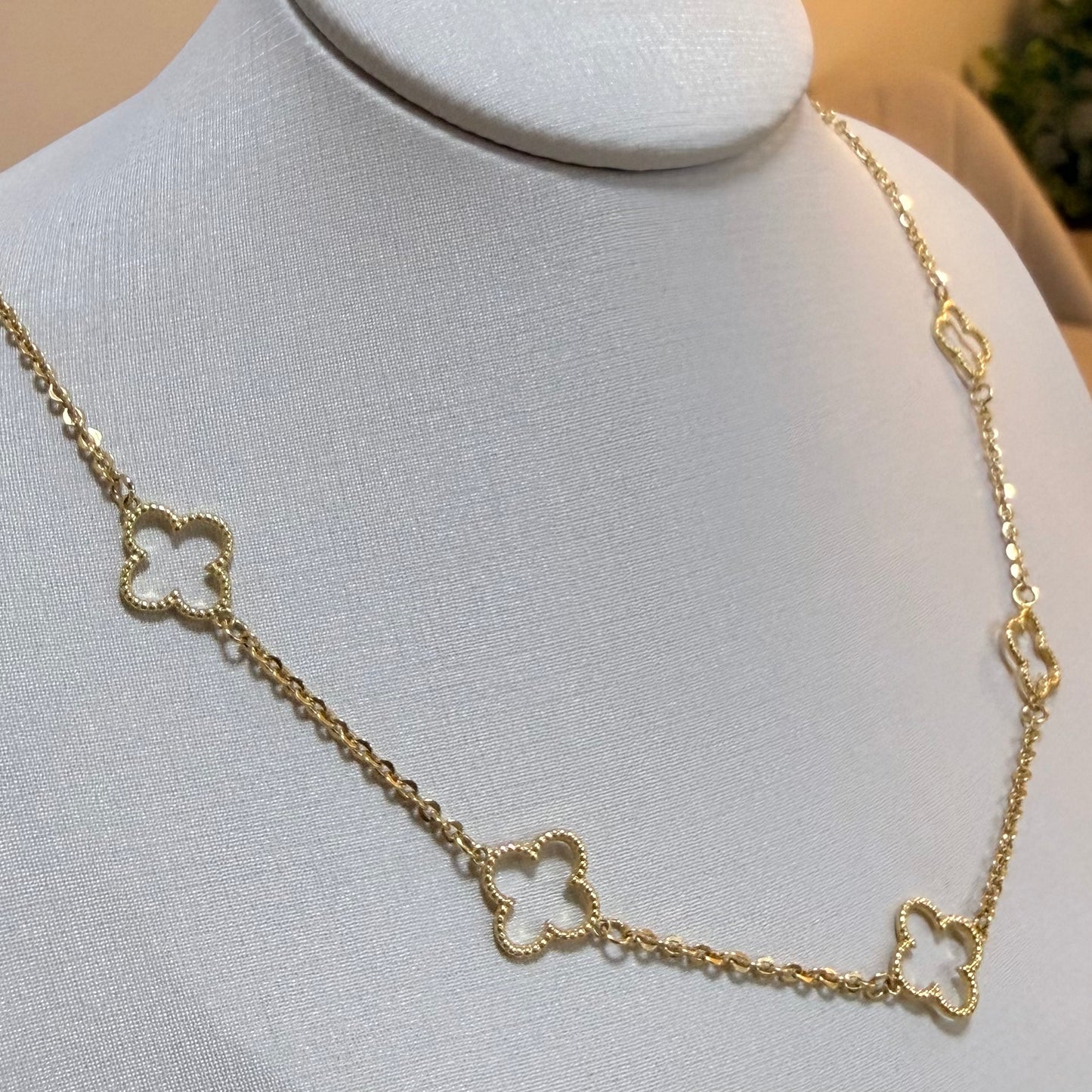 Colar 45cm Trevos Trabalhados em ouro 18k