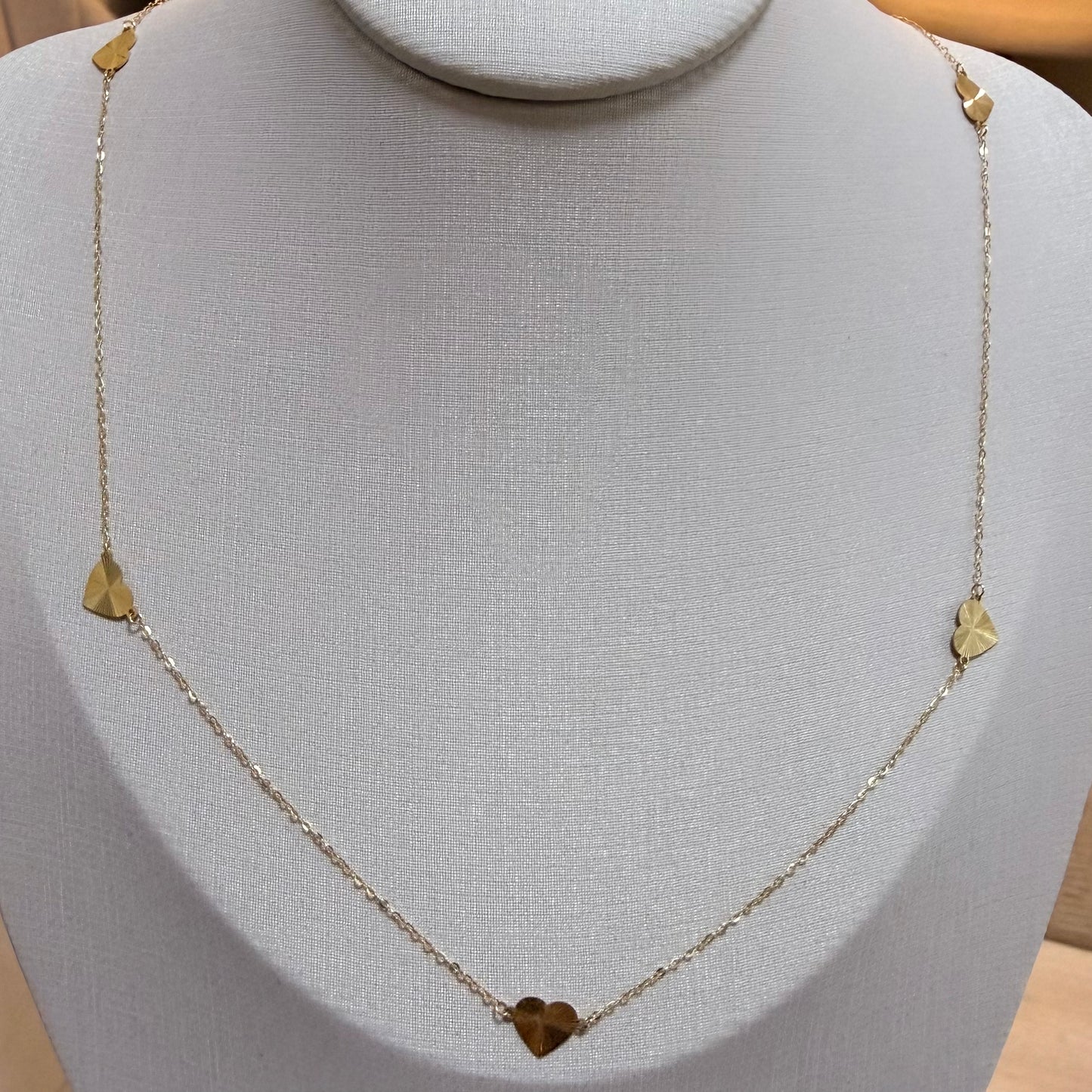 Gargantilha 45cm Corações Trabalhados em ouro 18k