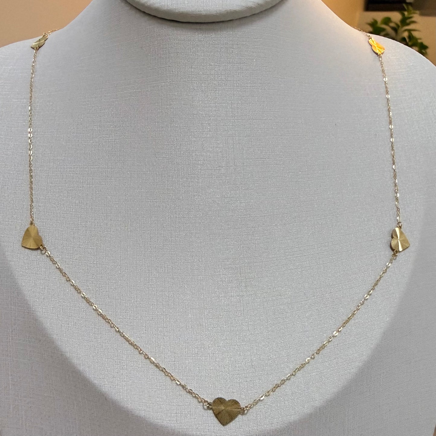 Gargantilha 45cm Corações Trabalhados em ouro 18k
