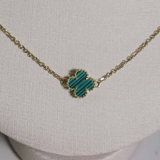 Colar 45cm Trevos com Pedra Natural Malaquita em ouro 18k